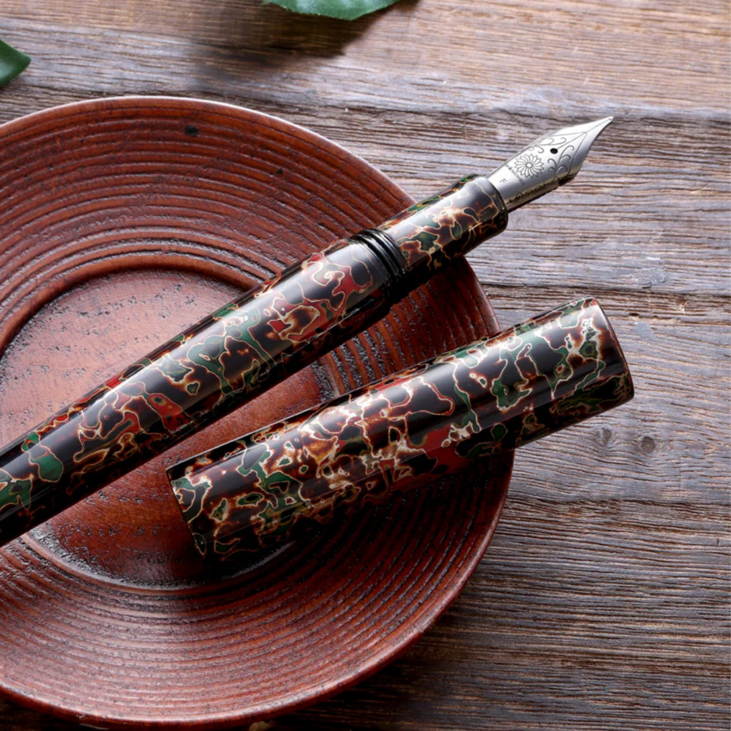 Wancher Sekai Tsugaru Urushi Kuro-age Fountain Pen
