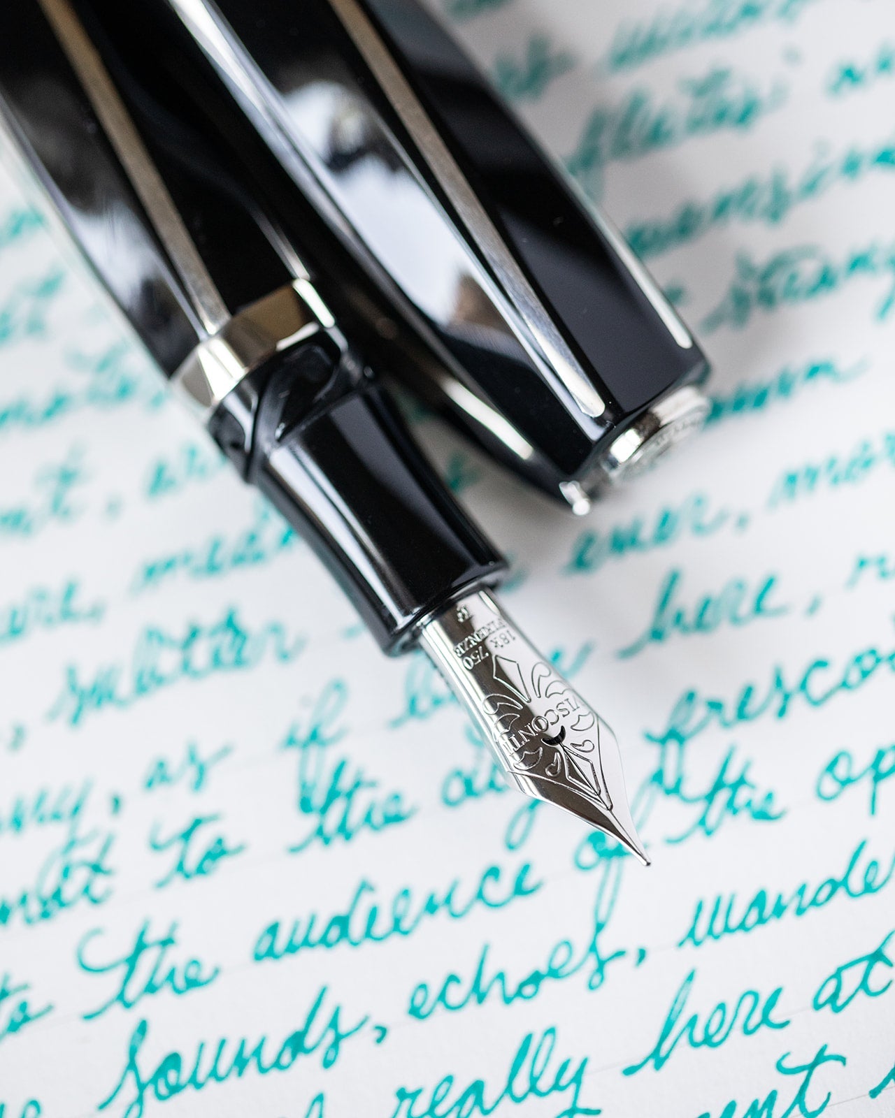 Visconti Black Divina Large - Fountain Pen