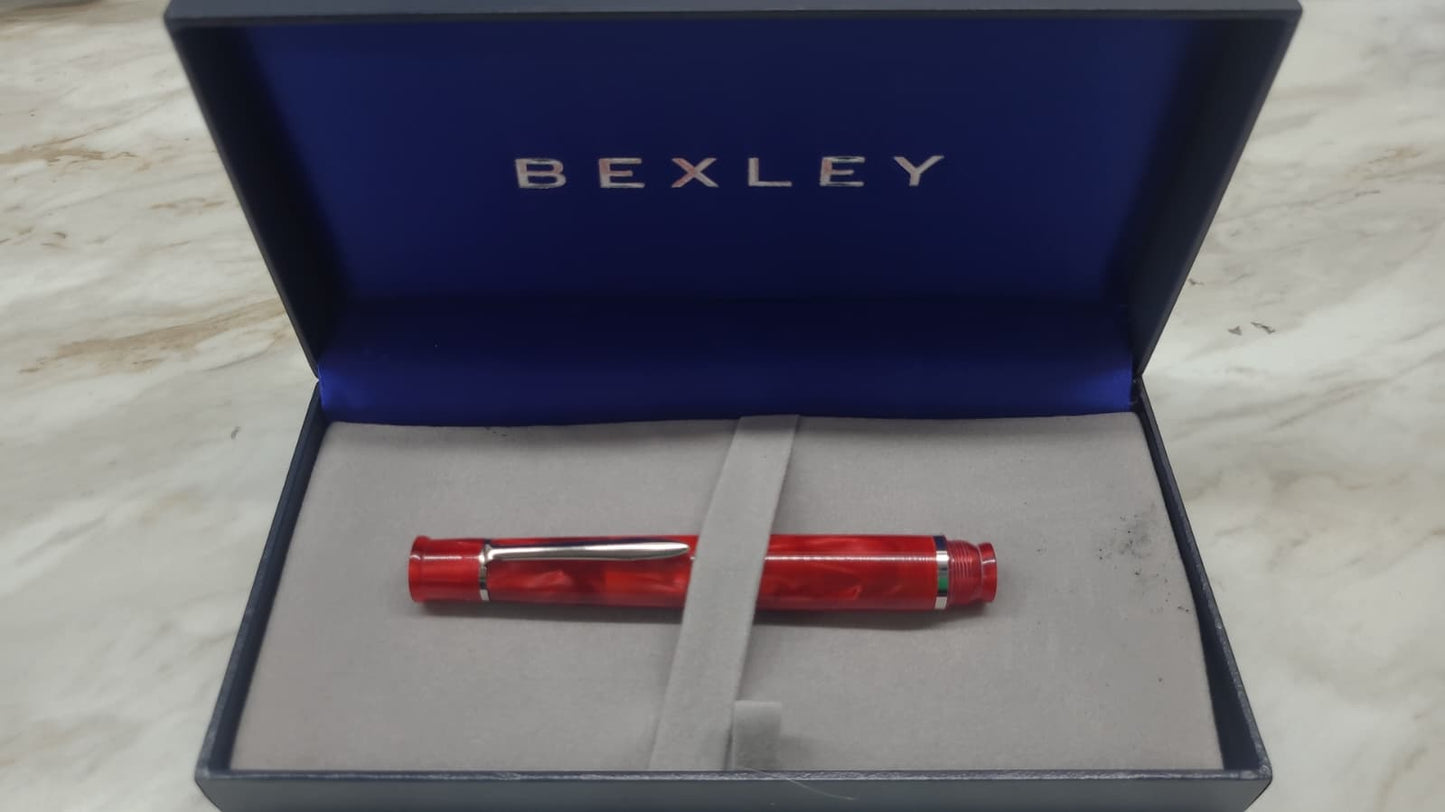 Bexley Tuck-Away Collection Red Pearl Gold Nib - Fountain Pen