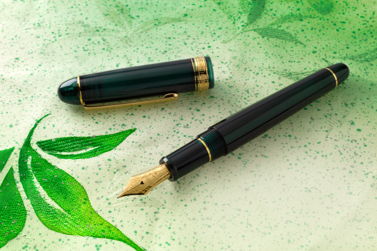 Platinum 3776 Century Laurel Green - nibs.com